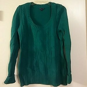 Gap sweater